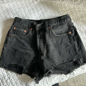 Black Levi’s 501 Shorts Size 28